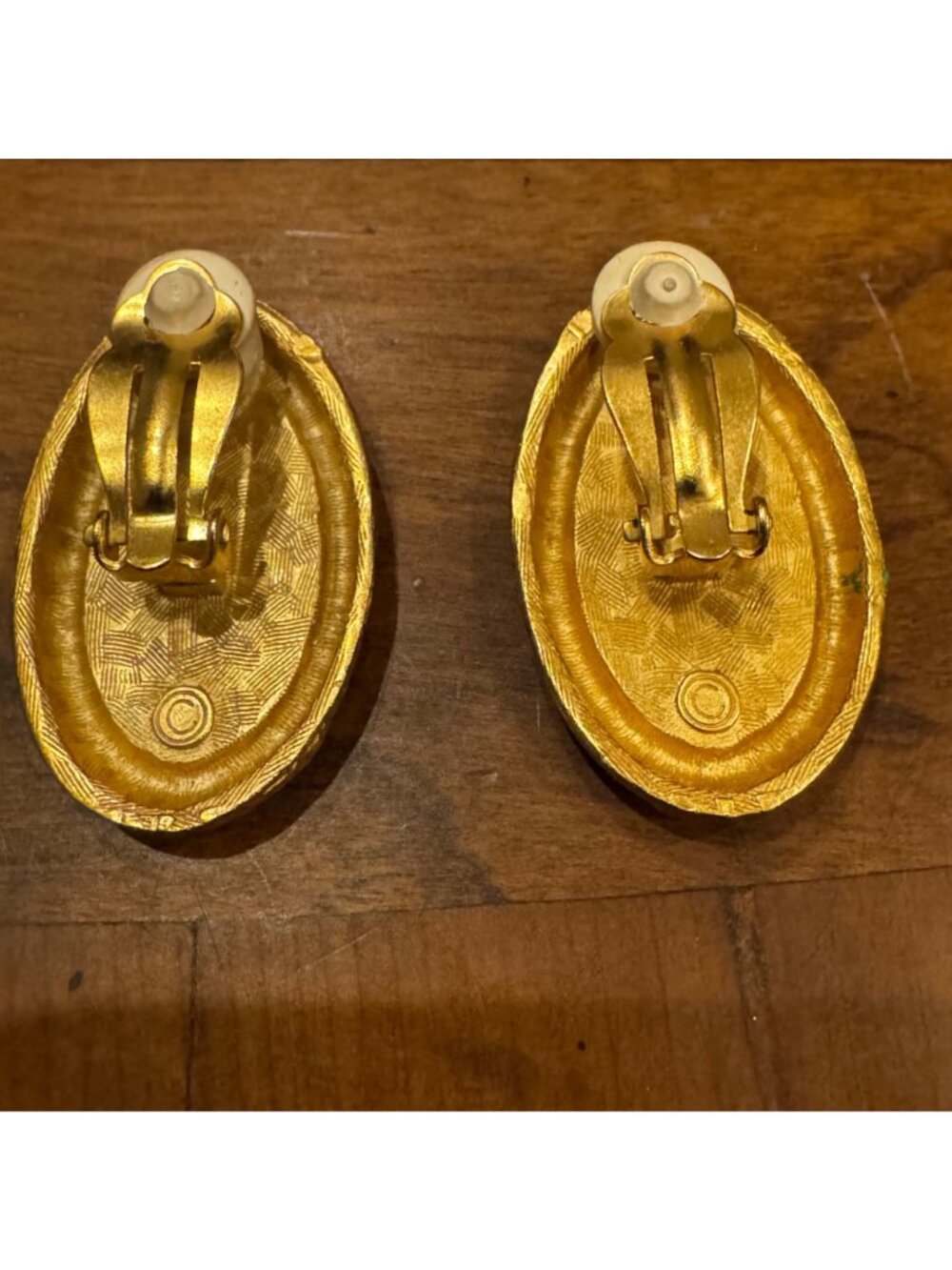 ANNE KLEIN Signed 1990s Black & Gold Statement Necklace & Oval Clip Earring Set - Picture 12 of 15